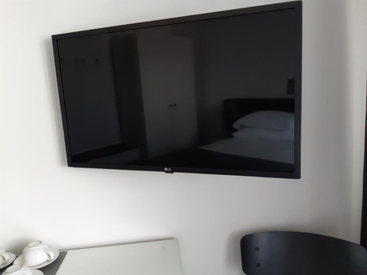 Double or Twin Room Private Bathroom