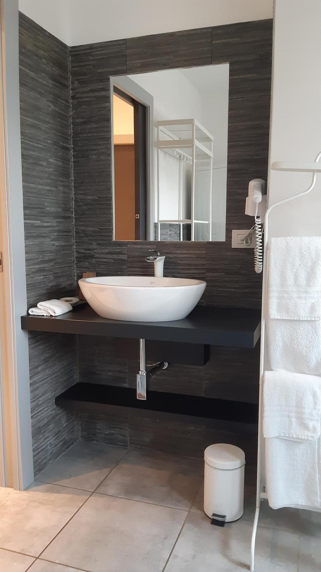 Double or Twin Room Private Bathroom
