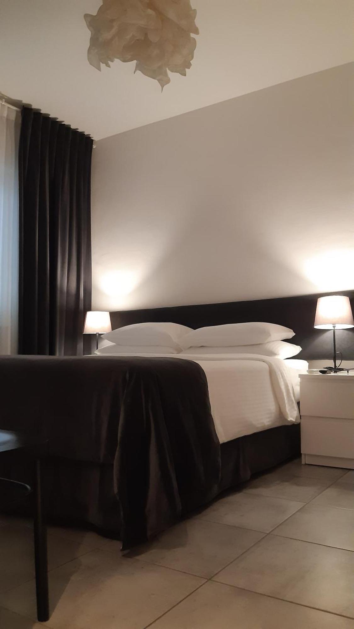 Double or Twin Room Private Bathroom